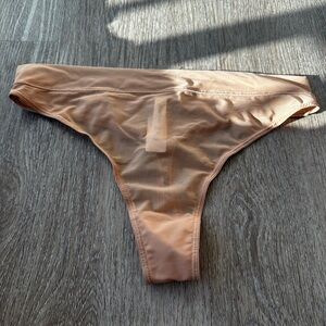 Gap Thong